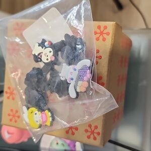 Mystery Box filled with shoe cgarms